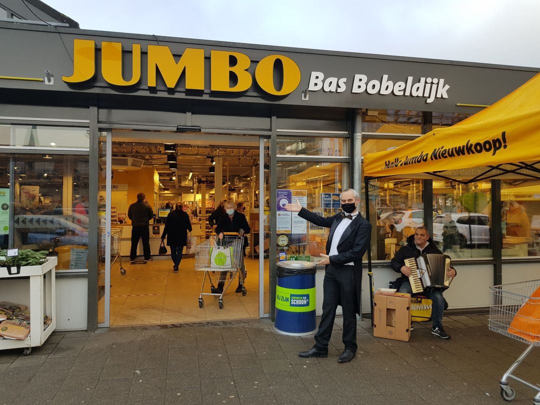 Jumbo Nieuwkoop Zet Laatste Dag Van Het Jaar Een Butler In - De Nieuwkoper